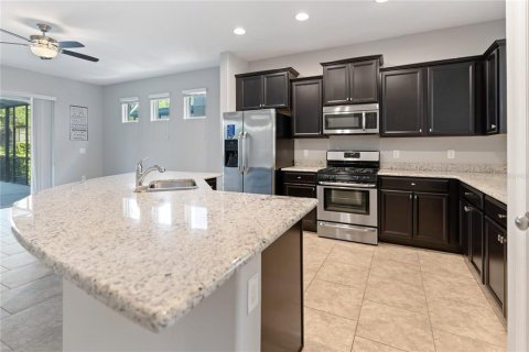 House in Davenport, Florida 5 bedrooms, 263.47 sq.m. № 1716732 - photo 8