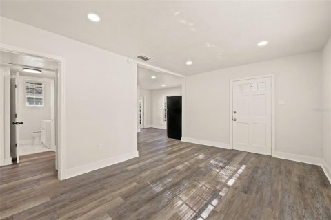 Casa en alquiler en Tampa, Florida, 2 dormitorios, 82.22 m2 № 2342270 - foto 6
