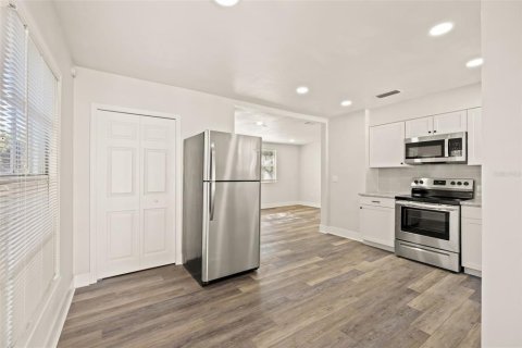 Casa en alquiler en Tampa, Florida, 2 dormitorios, 82.22 m2 № 2342270 - foto 10