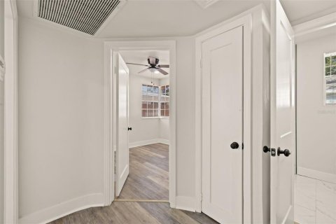 Casa en alquiler en Tampa, Florida, 2 dormitorios, 82.22 m2 № 2342270 - foto 11
