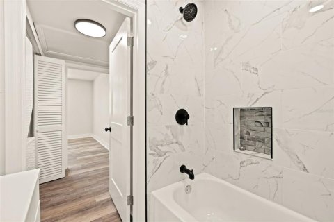 Casa en alquiler en Tampa, Florida, 2 dormitorios, 82.22 m2 № 2342270 - foto 15