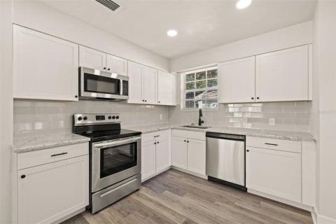 Casa en alquiler en Tampa, Florida, 2 dormitorios, 82.22 m2 № 2342270 - foto 9