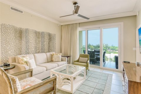 Condo in Sarasota, Florida, 3 bedrooms  № 2213902 - photo 7