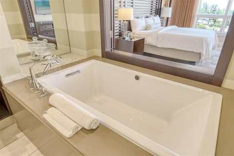 Condo in Sarasota, Florida, 3 bedrooms  № 2213902 - photo 23