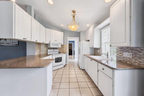 Villa ou maison à louer à Naples, Floride: 2 chambres, 143.07 m2 № 2106571 - photo 4