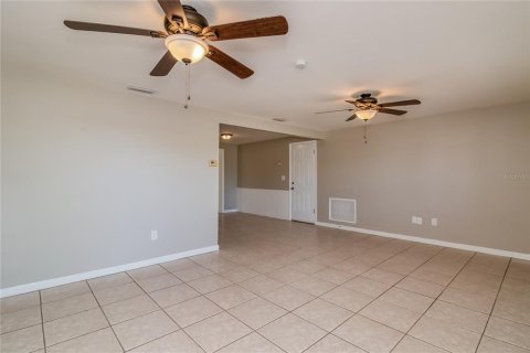 House in Holiday, Florida 2 bedrooms, 104.79 sq.m. № 1905947 - photo 3