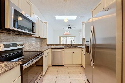 Villa ou maison à vendre à Oviedo, Floride: 4 chambres, 164.07 m2 № 2329249 - photo 11