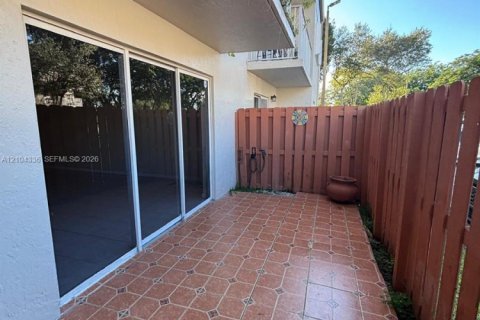 Adosado en venta en Miami, Florida, 2 dormitorios, 101.26 m2 № 2411306 - foto 29