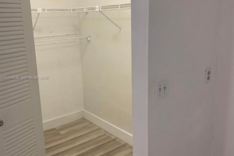 Adosado en venta en Miami, Florida, 2 dormitorios, 101.26 m2 № 2411306 - foto 13