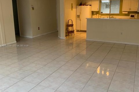 Adosado en venta en Miami, Florida, 2 dormitorios, 101.26 m2 № 2411306 - foto 5