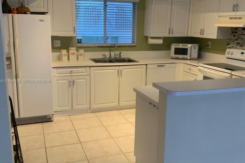 Adosado en venta en Miami, Florida, 2 dormitorios, 101.26 m2 № 2411306 - foto 8