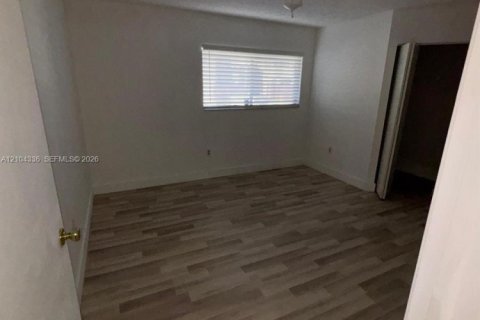 Adosado en venta en Miami, Florida, 2 dormitorios, 101.26 m2 № 2411306 - foto 27