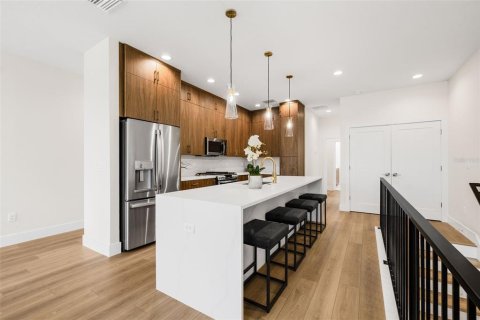 Adosado en venta en Saint Petersburg, Florida, 3 dormitorios, 183.57 m2 № 1555102 - foto 12