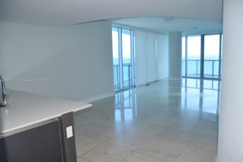 Condo in Sunny Isles Beach, Florida, 4 bedrooms  № 1940330 - photo 7