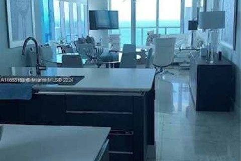 Condo in Sunny Isles Beach, Florida, 4 bedrooms  № 1940330 - photo 21