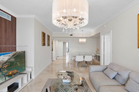 Купить кондоминиум в Санни-Айлс-Бич, Флорида 3 спальни, 205.69м2, № 1971825 - фото 4