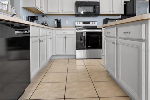 Villa ou maison à vendre à Kissimmee, Floride: 7 chambres, 267.65 m2 № 2419018 - photo 18