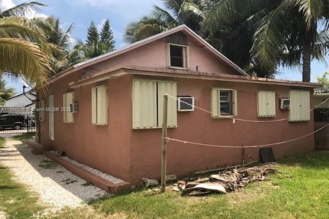 Commercial property in Miami, Florida 142.23 sq.m. № 1891201 - photo 5
