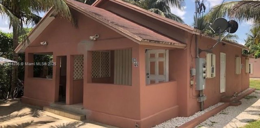 Commercial property in Miami, Florida 142.23 sq.m. № 1891201