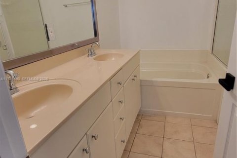 Купить таунхаус в Мирамар, Флорида 3 спальни, 137.59м2, № 1984022 - фото 21