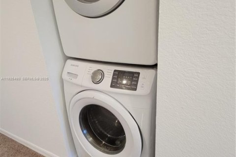 Купить таунхаус в Мирамар, Флорида 3 спальни, 137.59м2, № 1984022 - фото 18