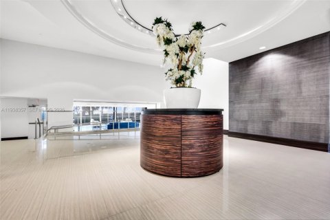 Condominio en venta en Sunny Isles Beach, Florida, 2 dormitorios, 135.64 m2 № 1999137 - foto 7
