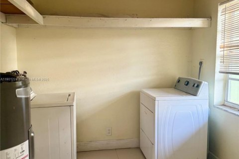 Купить таунхаус в Норт-Лодердейл, Флорида 3 спальни, 153.29м2, № 1955482 - фото 19