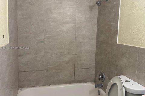 Купить таунхаус в Норт-Лодердейл, Флорида 3 спальни, 153.29м2, № 1955482 - фото 6