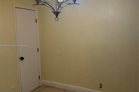 Купить таунхаус в Норт-Лодердейл, Флорида 3 спальни, 153.29м2, № 1955482 - фото 3