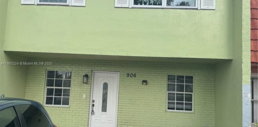 Таунхаус в Норт-Лодердейл, Флорида 3 спальни, 153.29м2 № 1955482