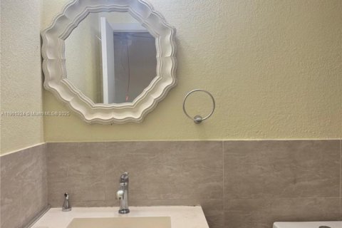 Купить таунхаус в Норт-Лодердейл, Флорида 3 спальни, 153.29м2, № 1955482 - фото 15