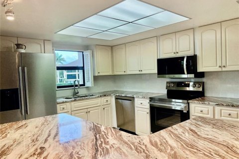 Copropriété à vendre à Punta Gorda, Floride: 2 chambres, 140.84 m2 № 2431888 - photo 10