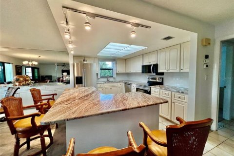 Copropriété à vendre à Punta Gorda, Floride: 2 chambres, 140.84 m2 № 2431888 - photo 12