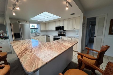 Copropriété à vendre à Punta Gorda, Floride: 2 chambres, 140.84 m2 № 2431888 - photo 14