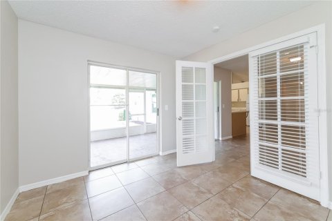 House in Davenport, Florida 4 bedrooms, 149.39 sq.m. № 2258378 - photo 2