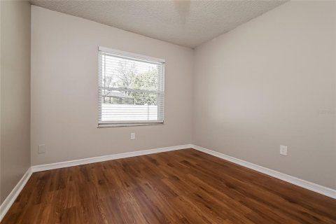 House in Davenport, Florida 4 bedrooms, 149.39 sq.m. № 2258378 - photo 13