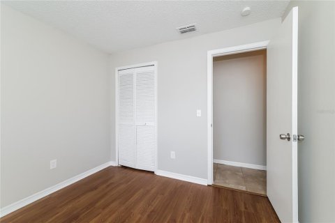 House in Davenport, Florida 4 bedrooms, 149.39 sq.m. № 2258378 - photo 11