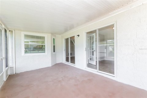 House in Davenport, Florida 4 bedrooms, 149.39 sq.m. № 2258378 - photo 10