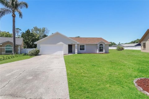 House in Davenport, Florida 4 bedrooms, 149.39 sq.m. № 2258378