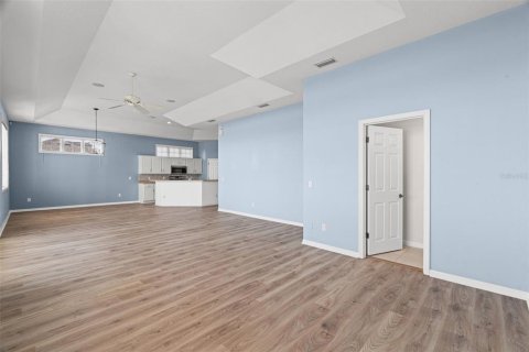 House in Flagler Beach, Florida 3 bedrooms, 238.94 sq.m. № 2213111 - photo 6