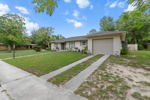 House in Citrus Springs, Florida 3 bedrooms, 128.76 sq.m. № 1771182 - photo 6