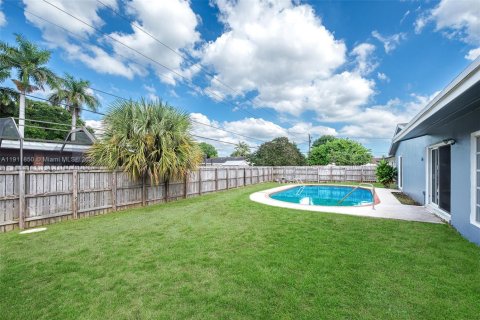 Casa en venta en Cutler Bay, Florida, 5 dormitorios, 196.58 m2 № 1967994 - foto 7