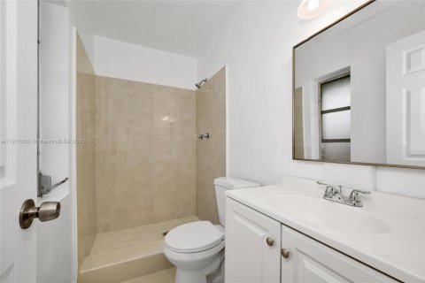 Casa en venta en Cutler Bay, Florida, 5 dormitorios, 196.58 m2 № 1967994 - foto 24