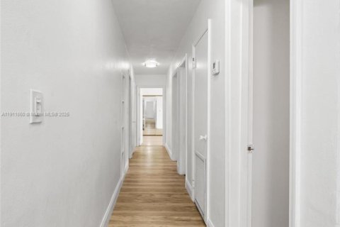 Casa en venta en Cutler Bay, Florida, 5 dormitorios, 196.58 m2 № 1967994 - foto 25