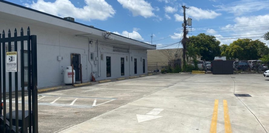 Propiedad comercial en Hollywood, Florida № 1224666