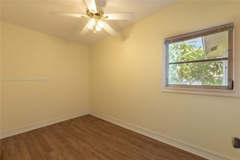 Купить виллу или дом в Форт Майерс, Флорида 3 спальни, 140.75м2, № 1941703 - фото 16