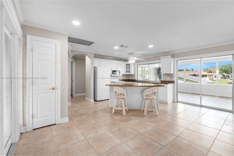 Купить виллу или дом в Форт Майерс, Флорида 3 спальни, 140.75м2, № 1941703 - фото 5