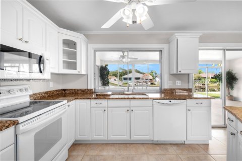 Купить виллу или дом в Форт Майерс, Флорида 3 спальни, 140.75м2, № 1941703 - фото 3