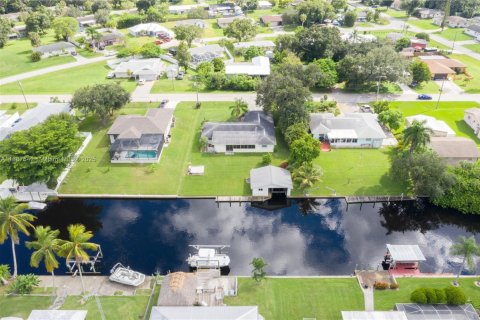 Купить виллу или дом в Форт Майерс, Флорида 3 спальни, 140.75м2, № 1941703 - фото 28