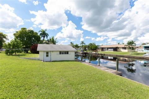 Купить виллу или дом в Форт Майерс, Флорида 3 спальни, 140.75м2, № 1941703 - фото 24